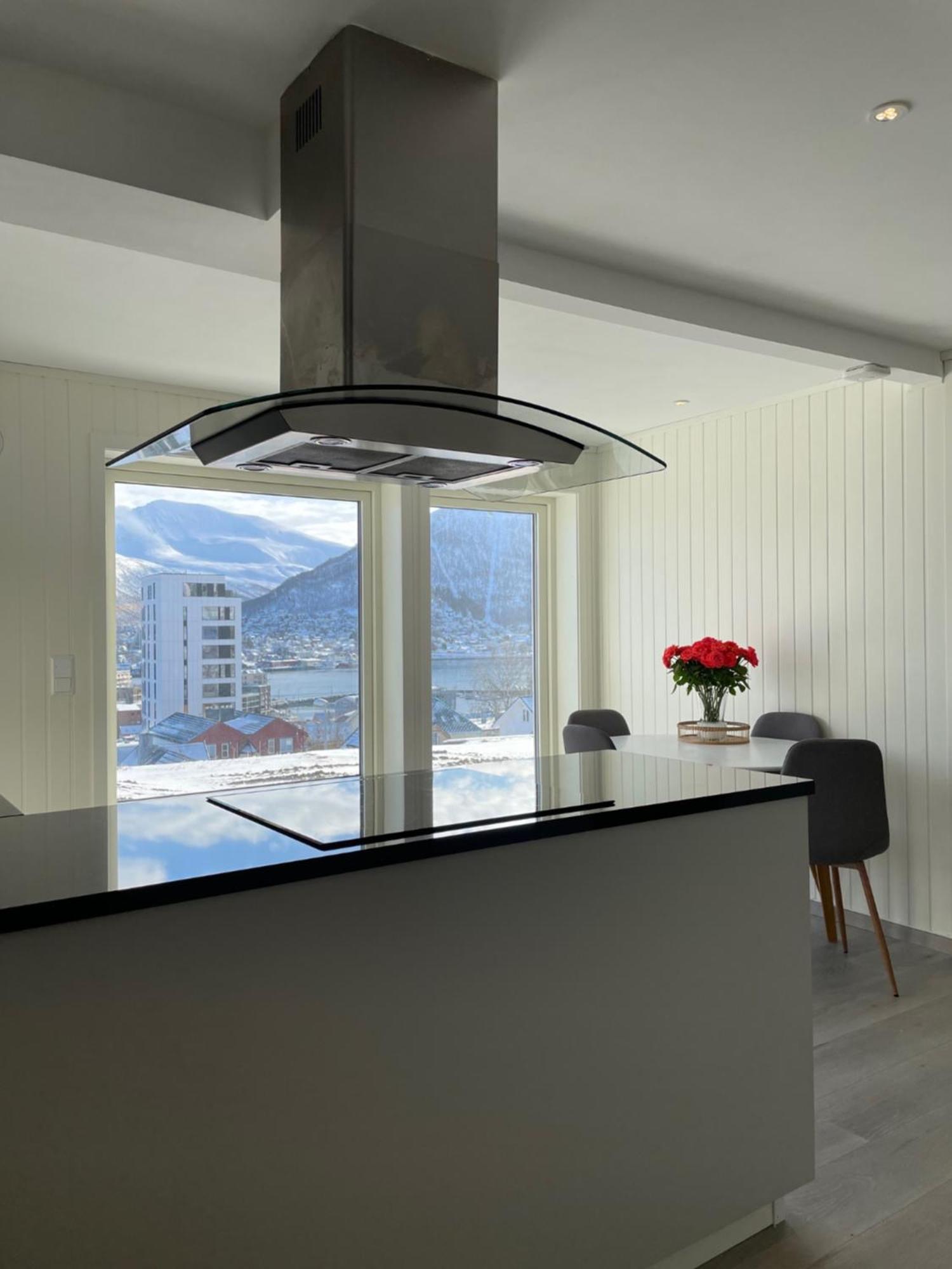 Tromso Skyline Sanctuary Apartment Exterior photo